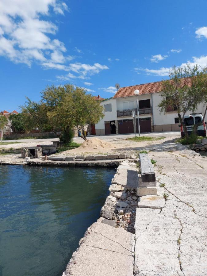Apartman Luka Jadrtovac Esterno foto
